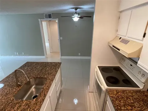 2826 S University Drive Davie FL 33328