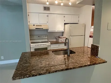 2826 S University Drive Davie FL 33328