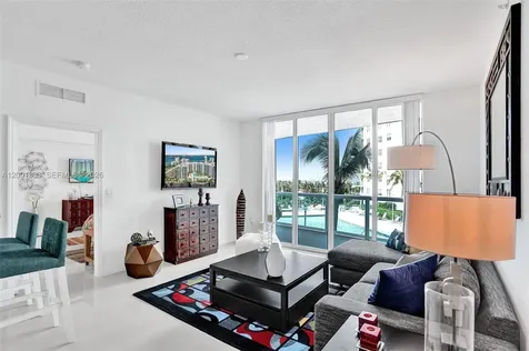 7900 Harbor Island Drive North Bay Village FL 33141