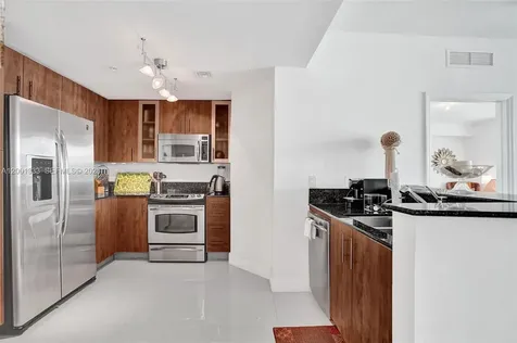 7900 Harbor Island Drive North Bay Village FL 33141