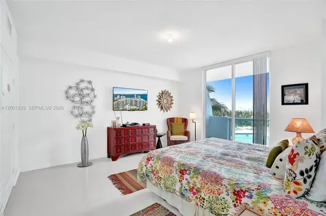 7900 Harbor Island Drive North Bay Village FL 33141