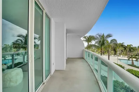 7900 Harbor Island Drive North Bay Village FL 33141