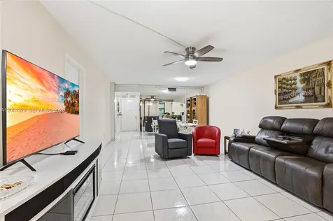 1001 Colony Point Circle Pembroke Pines FL 33026