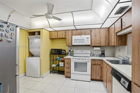 1001 Colony Point Circle Pembroke Pines FL 33026