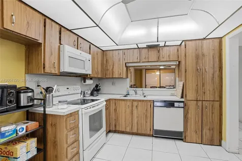 1001 Colony Point Circle Pembroke Pines FL 33026