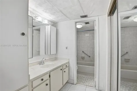 1001 Colony Point Circle Pembroke Pines FL 33026