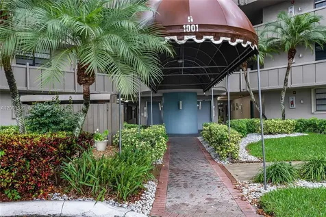 1001 Colony Point Circle Pembroke Pines FL 33026