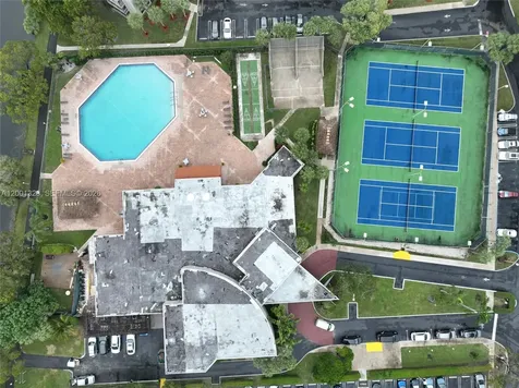 1001 Colony Point Circle Pembroke Pines FL 33026