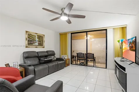 1001 Colony Point Circle Pembroke Pines FL 33026