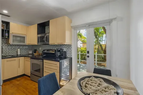 6382 SW 38th Street Miami FL 33155