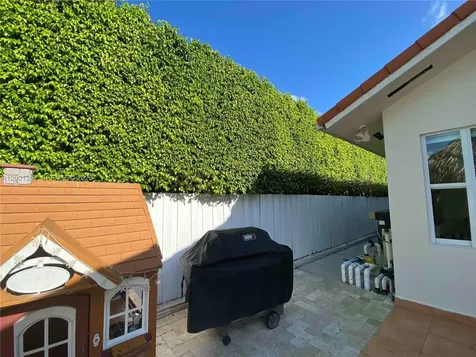 14302 SW 15th Street Miami FL 33184