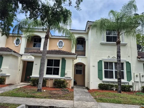 921 NE 42nd Place Homestead FL 33033