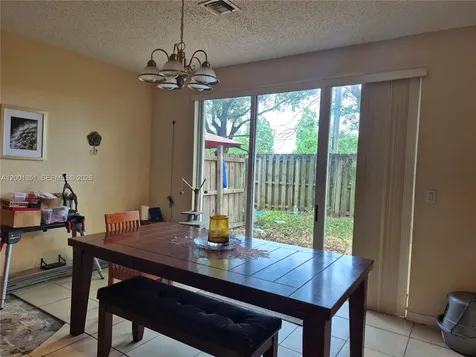 921 NE 42nd Place Homestead FL 33033