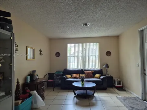 921 NE 42nd Place Homestead FL 33033