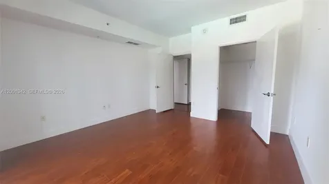 253 NE 2nd Street Miami FL 33132