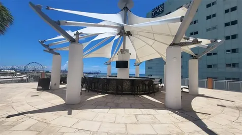 253 NE 2nd Street Miami FL 33132