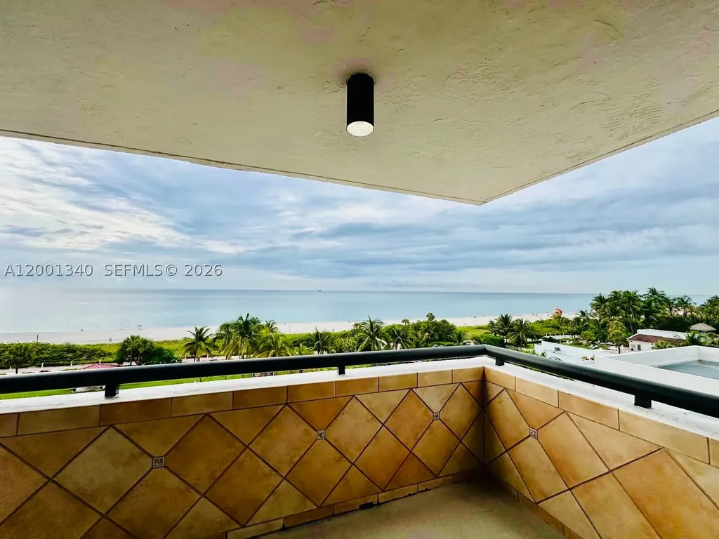 2555 Collins Avenue Miami Beach FL 33140