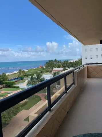 2555 Collins Avenue Miami Beach FL 33140