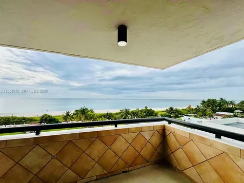 2555 Collins Avenue Miami Beach FL 33140