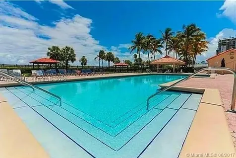 2555 Collins Avenue Miami Beach FL 33140