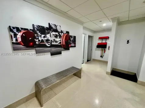 2555 Collins Avenue Miami Beach FL 33140