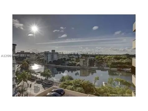 2555 Collins Avenue Miami Beach FL 33140