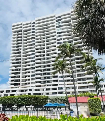 2555 Collins Avenue Miami Beach FL 33140