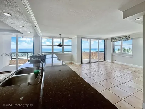 2555 Collins Avenue Miami Beach FL 33140