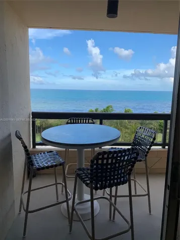 2555 Collins Avenue Miami Beach FL 33140