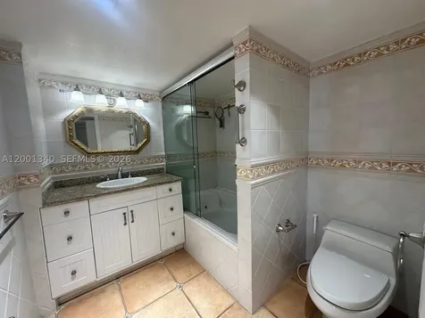 2555 Collins Avenue Miami Beach FL 33140