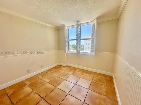 2555 Collins Avenue Miami Beach FL 33140
