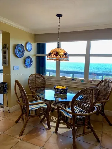2555 Collins Avenue Miami Beach FL 33140