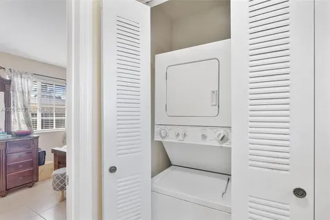 2186 NE 167th Street North Miami Beach FL 33162