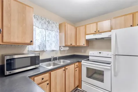 2186 NE 167th Street North Miami Beach FL 33162