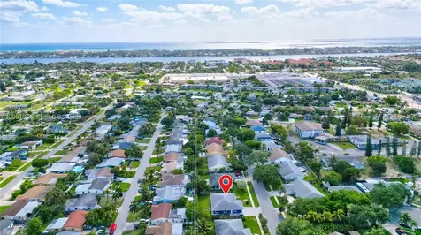 1067 Julia Heights Drive Lantana FL 33462