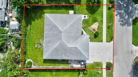 1067 Julia Heights Drive Lantana FL 33462
