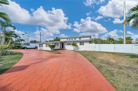 8241 SW 12th Terrace Miami FL 33144