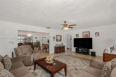 401 NW 93rd Avenue Pembroke Pines FL 33024