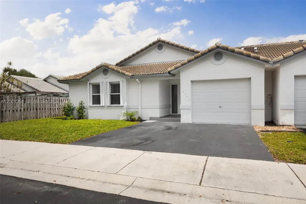 3506 NW 79th Way Davie FL 33024