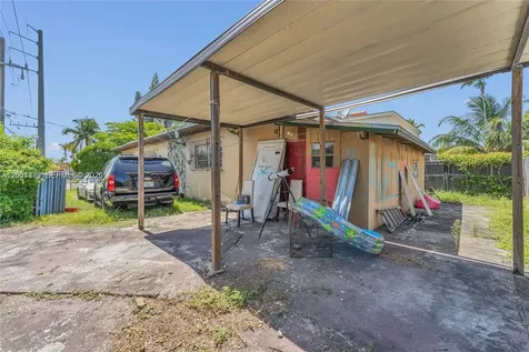 503 NW 43rd Place Miami FL 33126