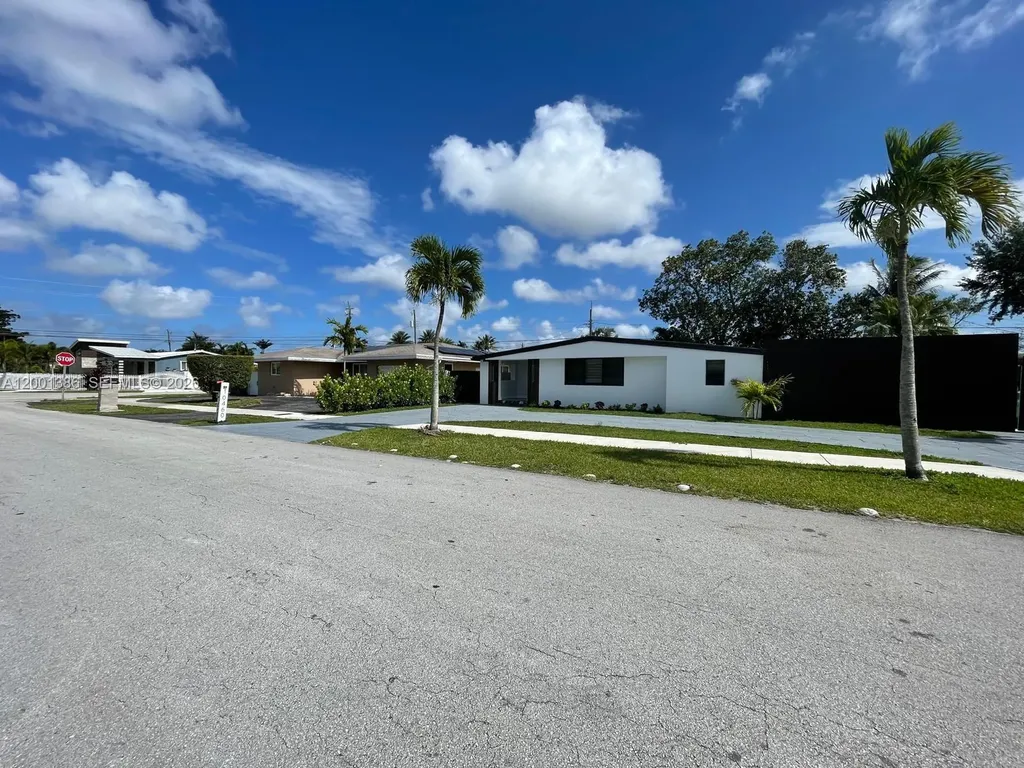 10460 SW 26th Terrace Miami FL 33165