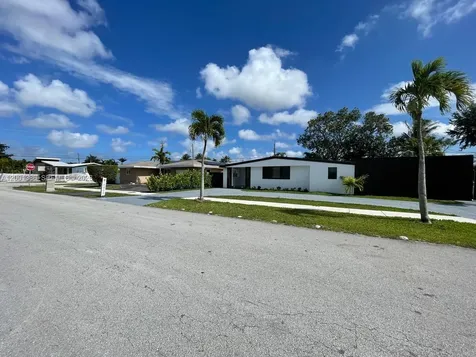 10460 SW 26th Terrace Miami FL 33165