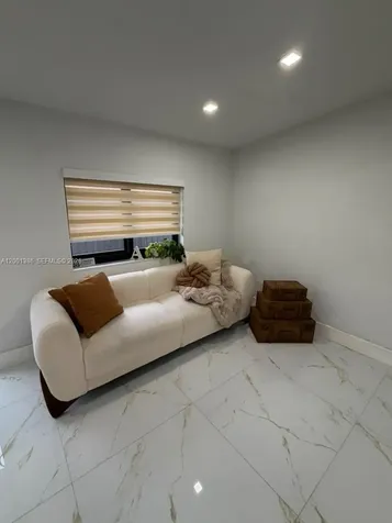 10460 SW 26th Terrace Miami FL 33165