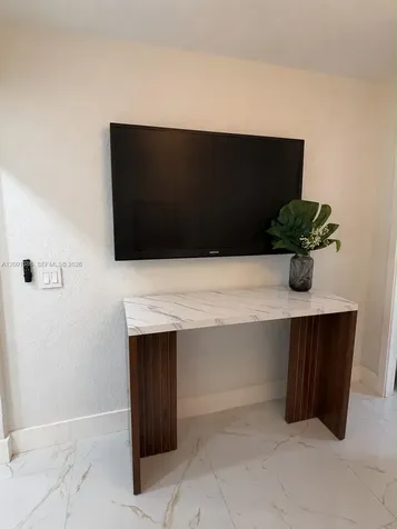 10460 SW 26th Terrace Miami FL 33165