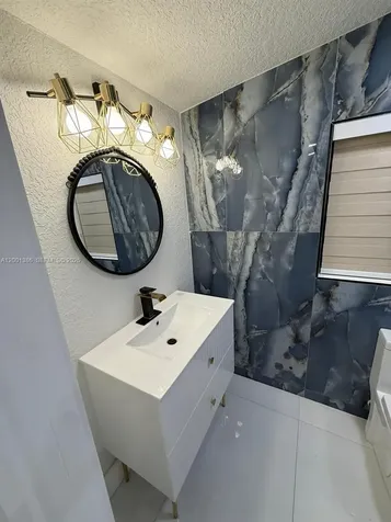 10460 SW 26th Terrace Miami FL 33165