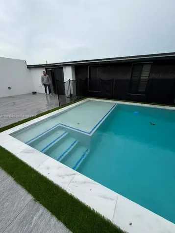 10460 SW 26th Terrace Miami FL 33165