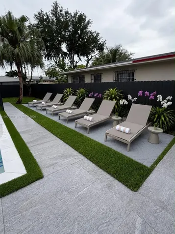 10460 SW 26th Terrace Miami FL 33165