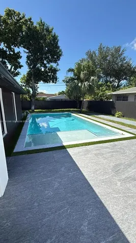 10460 SW 26th Terrace Miami FL 33165