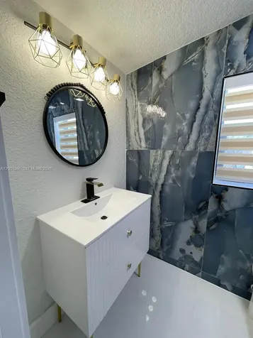 10460 SW 26th Terrace Miami FL 33165