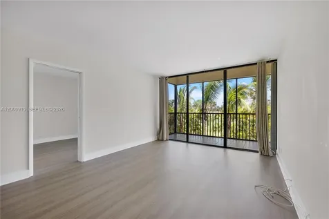 20335 W Country Club Drive Aventura FL 33180